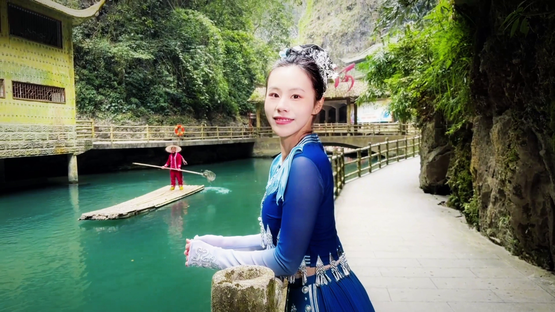 绿波为幕，峡谷为台。 与娇阿依共舞，让山水都跟着节拍活起来！#阿依河#娇阿依